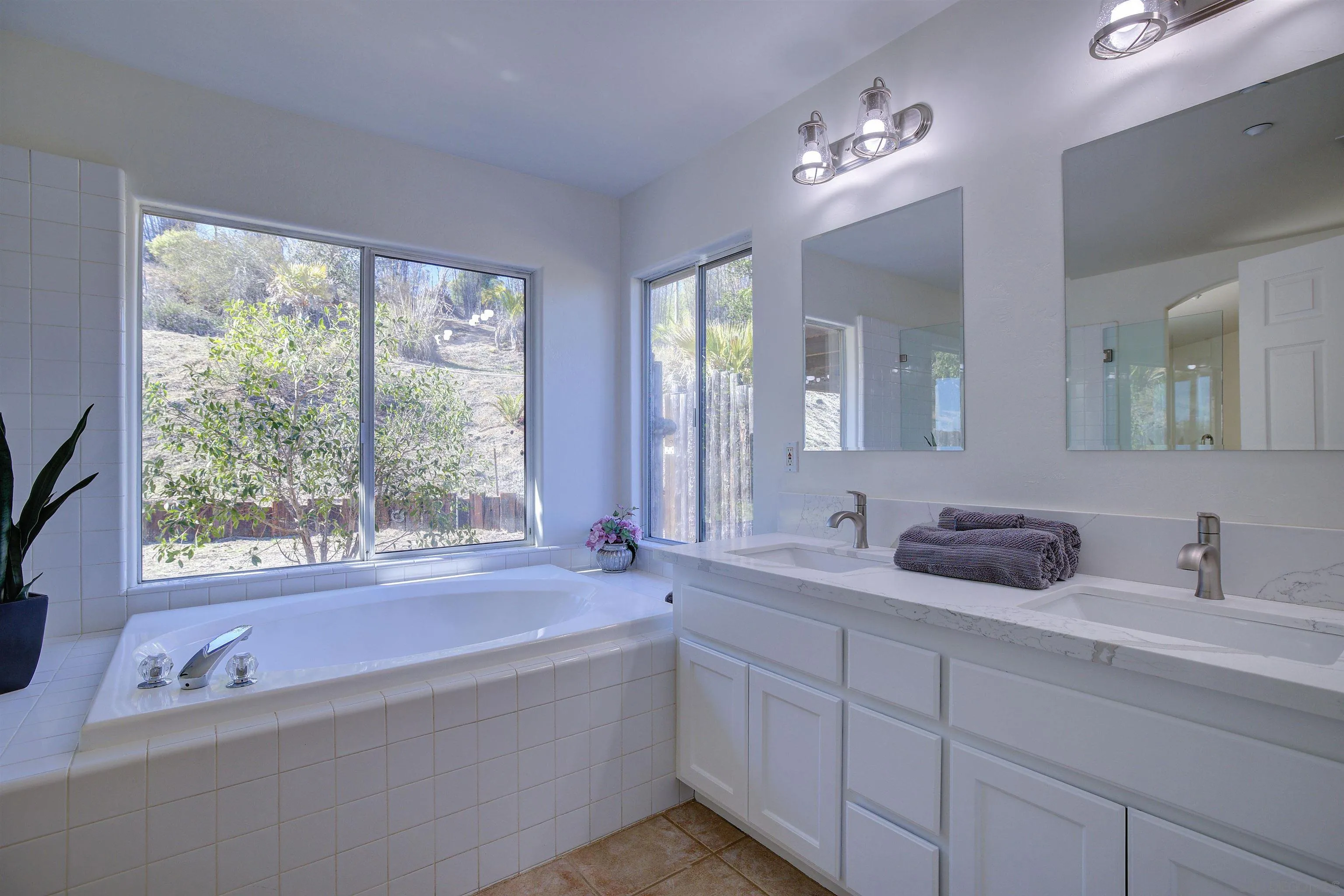 10074 West Lilac Road Escondido, CA 92026 - Photo 19 of 31 Gallery Image 19