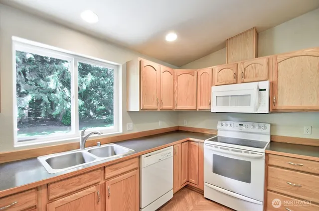 $499,000 | 8221 Cedarwood Street Southeast, Tenino, WA 98589