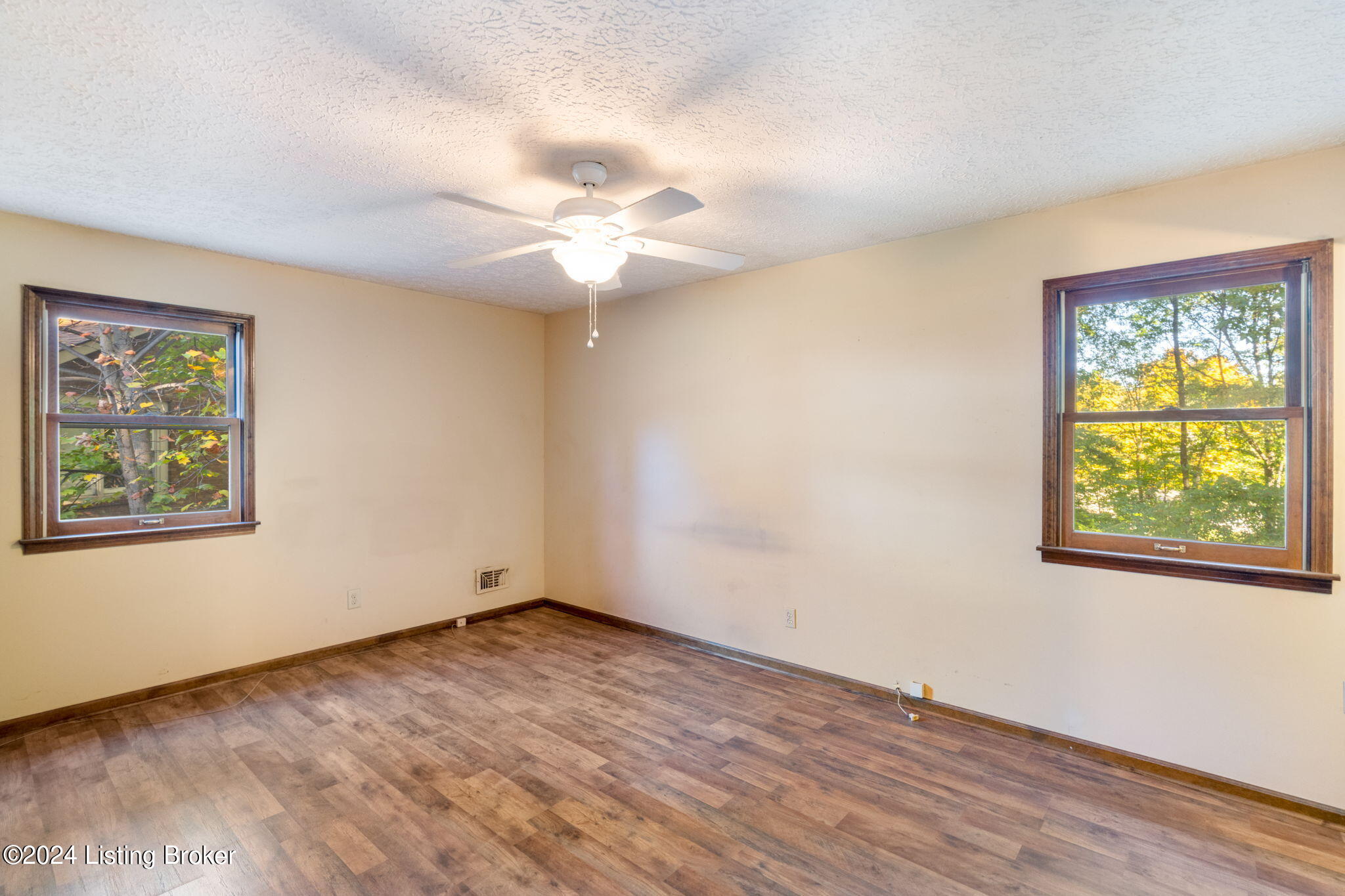6903 Deep Spring Court Louisville, KY 40228 - Photo 25 of 51 6903 Deep Spring Ct-22