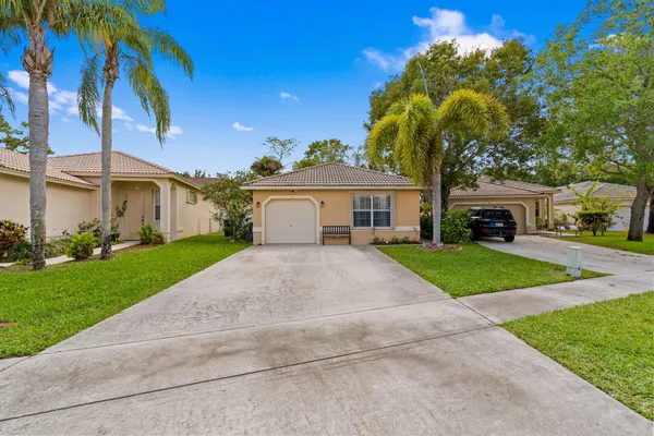 $449,900 | 121 Prestige Drive, Royal Palm Beach, FL 33411