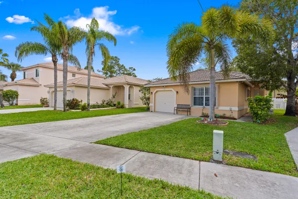 $449,900 | 121 Prestige Drive, Royal Palm Beach, FL 33411
