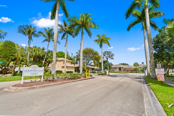 $449,900 | 121 Prestige Drive, Royal Palm Beach, FL 33411