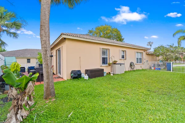 $449,900 | 121 Prestige Drive, Royal Palm Beach, FL 33411