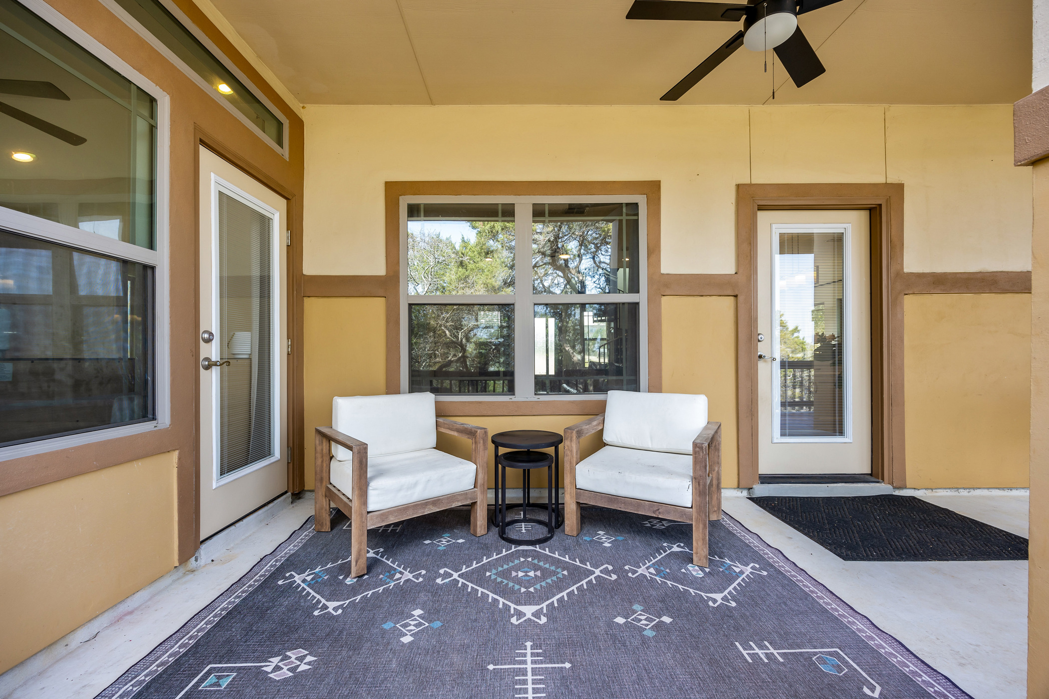 4105 Summit Hurst New Braunfels, TX 78132 - Photo 25 of 36 a living room with furniture and a window