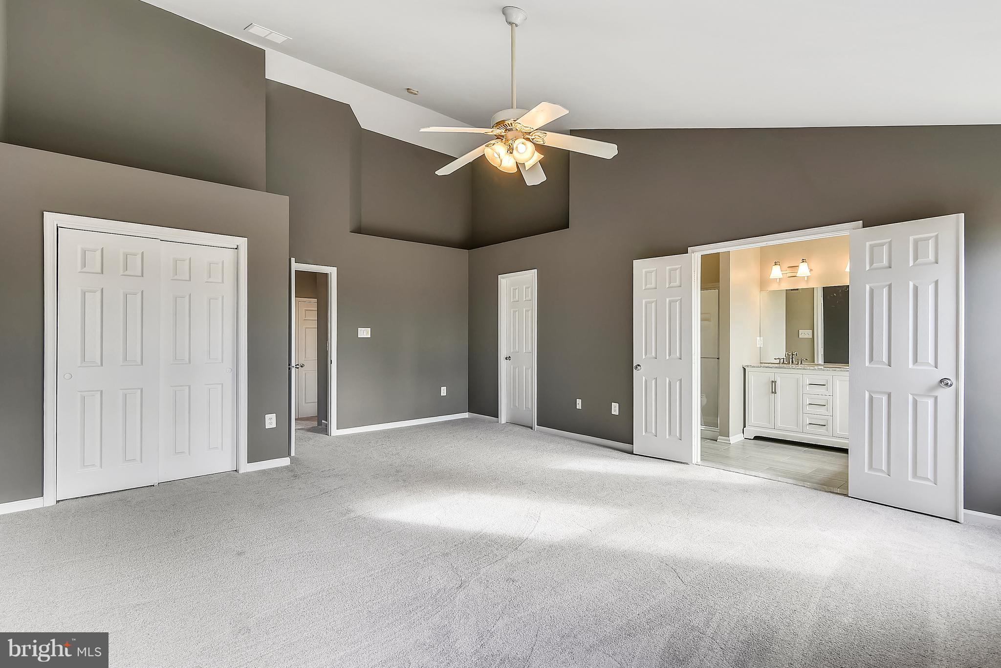 20719 Riptide Square Sterling, VA 20165 - Photo 14 of 39 Gallery Image 14
