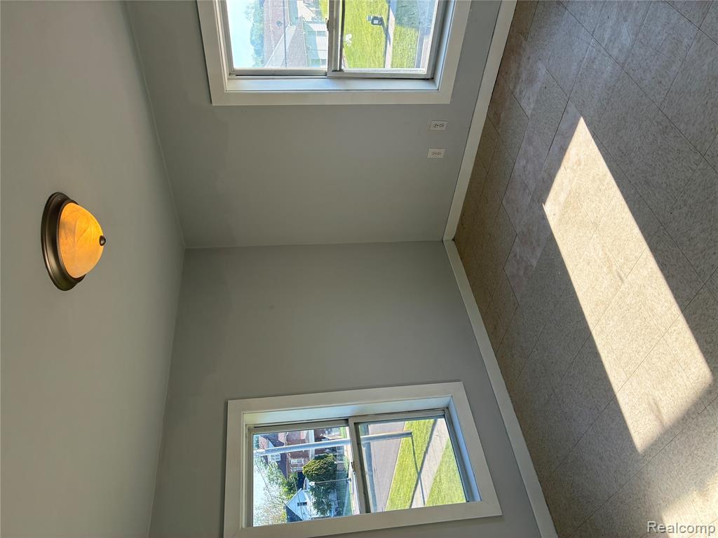 1214 Root Street Flint, MI 48503 - Photo 25 of 34
