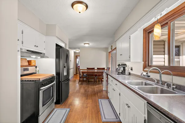 $575,000 | 17375 Homestead Road, Carver, MN 55315