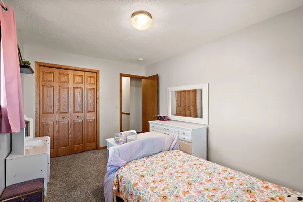 $575,000 | 17375 Homestead Road, Carver, MN 55315