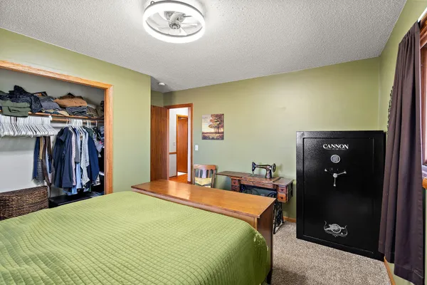 $575,000 | 17375 Homestead Road, Carver, MN 55315