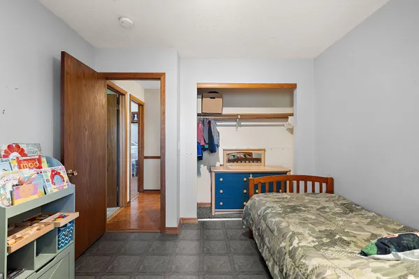 $575,000 | 17375 Homestead Road, Carver, MN 55315