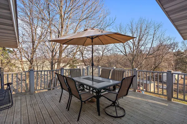 $575,000 | 17375 Homestead Road, Carver, MN 55315