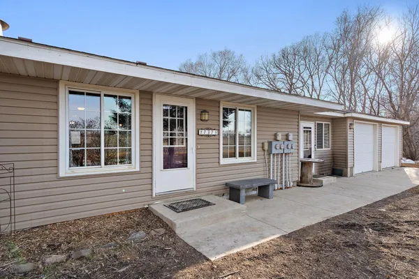 $575,000 | 17375 Homestead Road, Carver, MN 55315