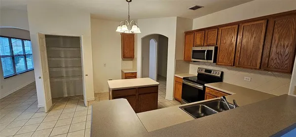 $2,199 | 1050 Warbler Lane, Aubrey, TX 76227