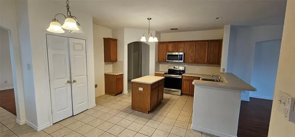 $2,199 | 1050 Warbler Lane, Aubrey, TX 76227