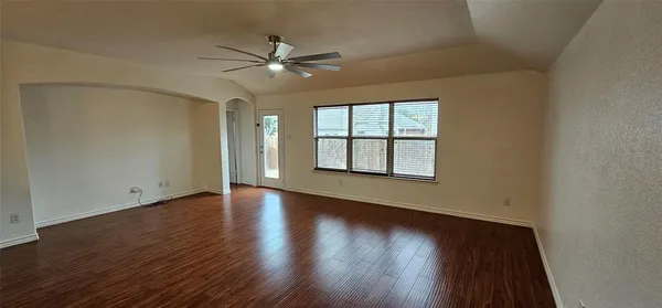 $2,199 | 1050 Warbler Lane, Aubrey, TX 76227