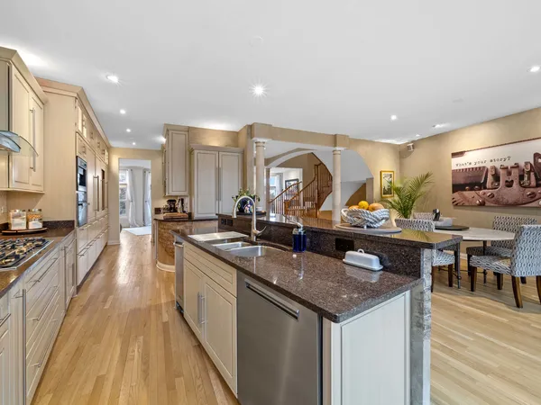 $899,000 | 2048 Valor Court, Glenview, IL 60026