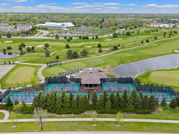 $899,000 | 2048 Valor Court, Glenview, IL 60026
