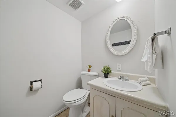 $145,000 | 140 Burtonwood Drive, Ballwin, MO 63011