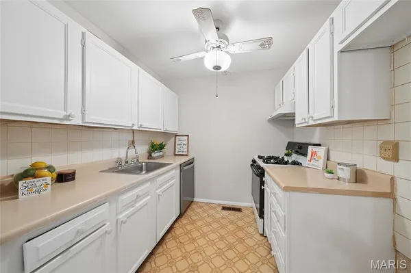 $145,000 | 140 Burtonwood Drive, Ballwin, MO 63011