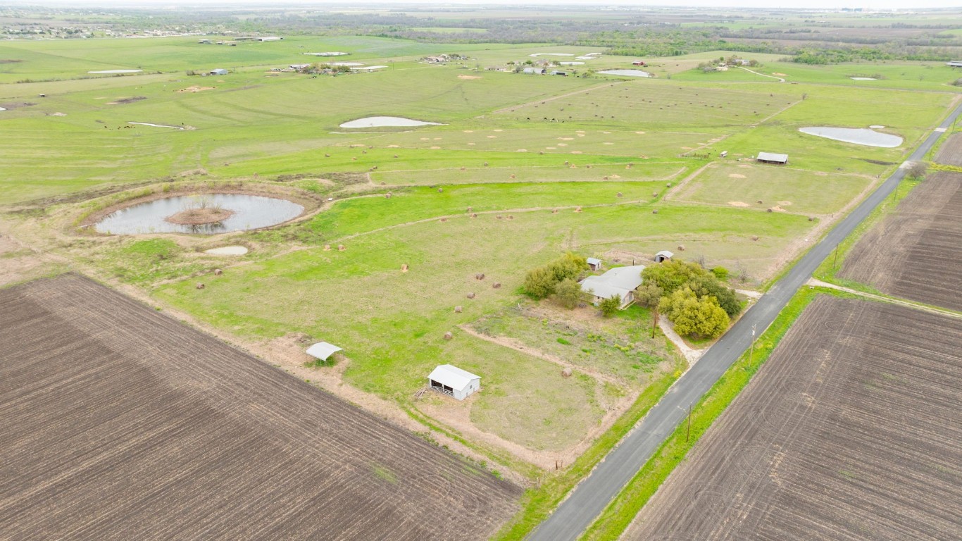 19810 Janak Road Coupland, TX 78615 - Photo 11 of 14