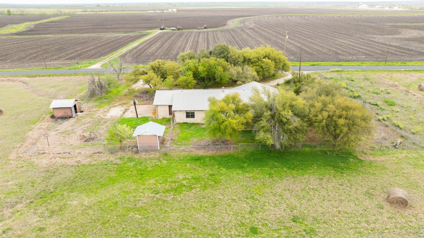 19810 Janak Road Coupland, TX 78615 - Photo 10 of 14