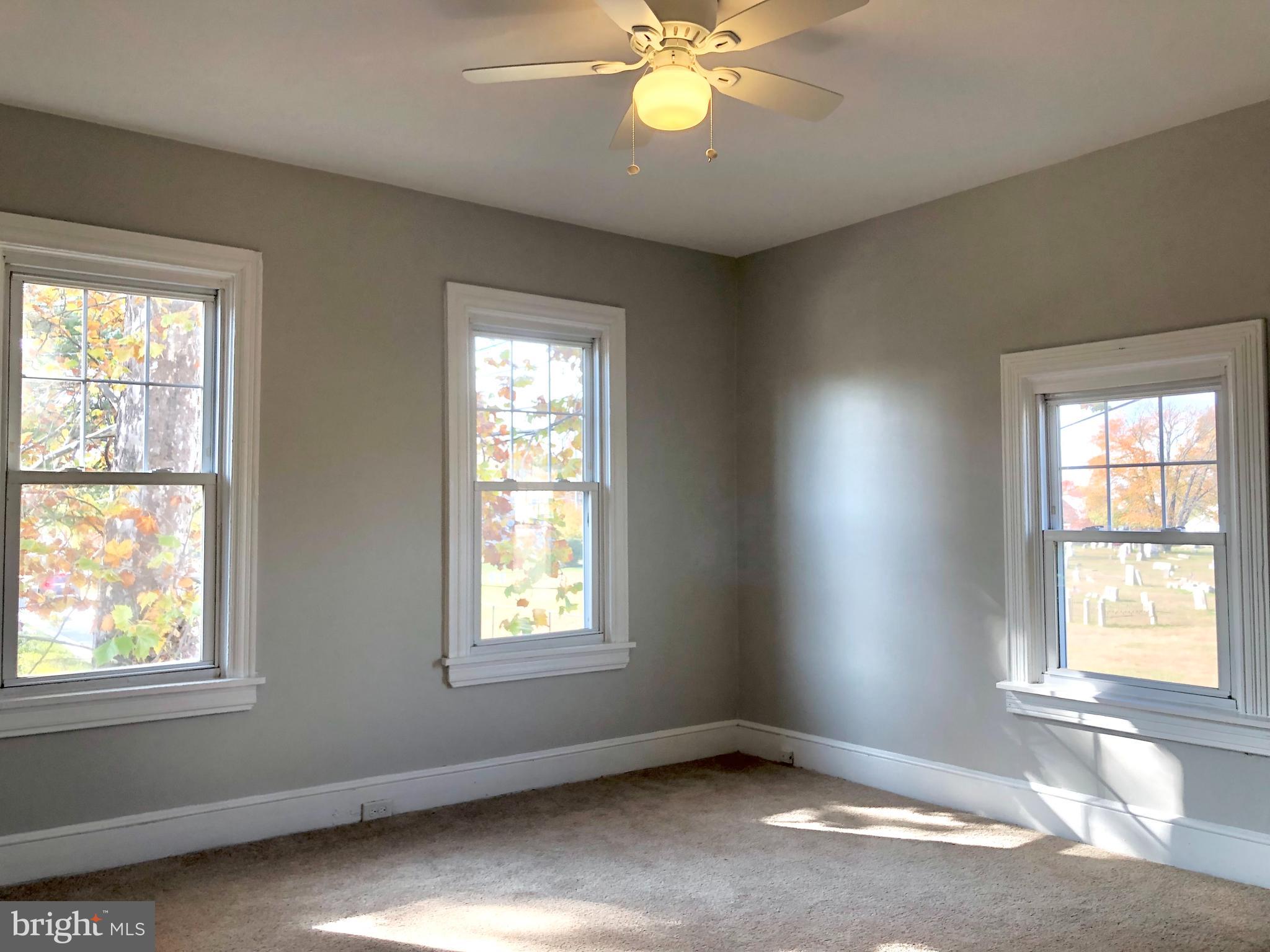 901 Ridgeway Street Gloucester City, NJ 08030 - Photo 14 of 22 Large bedroom 1