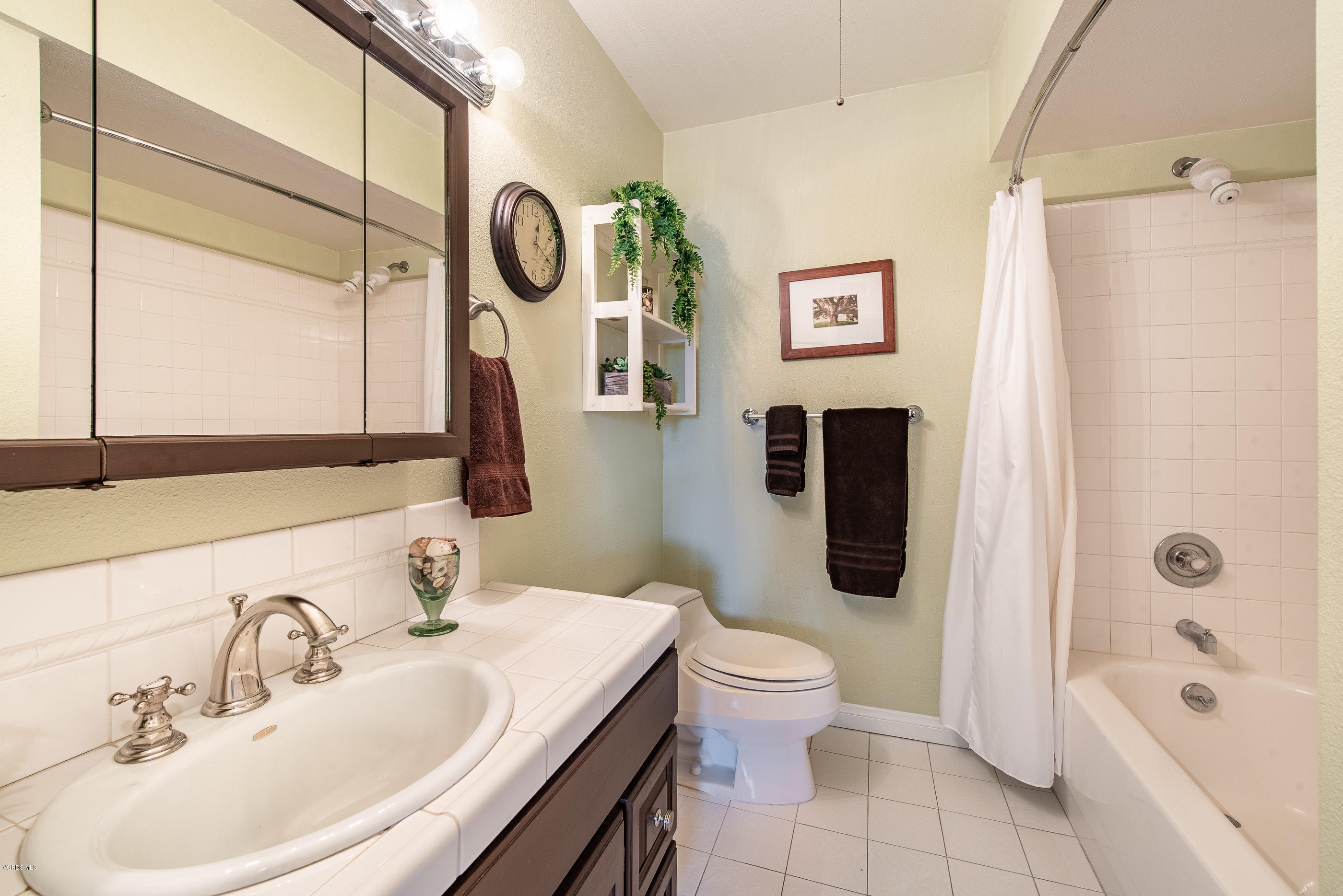 1699 Elberta Avenue Simi Valley, CA 93063 - Photo 26 of 43 1699 Elberta Ave Simi Valley-4-14