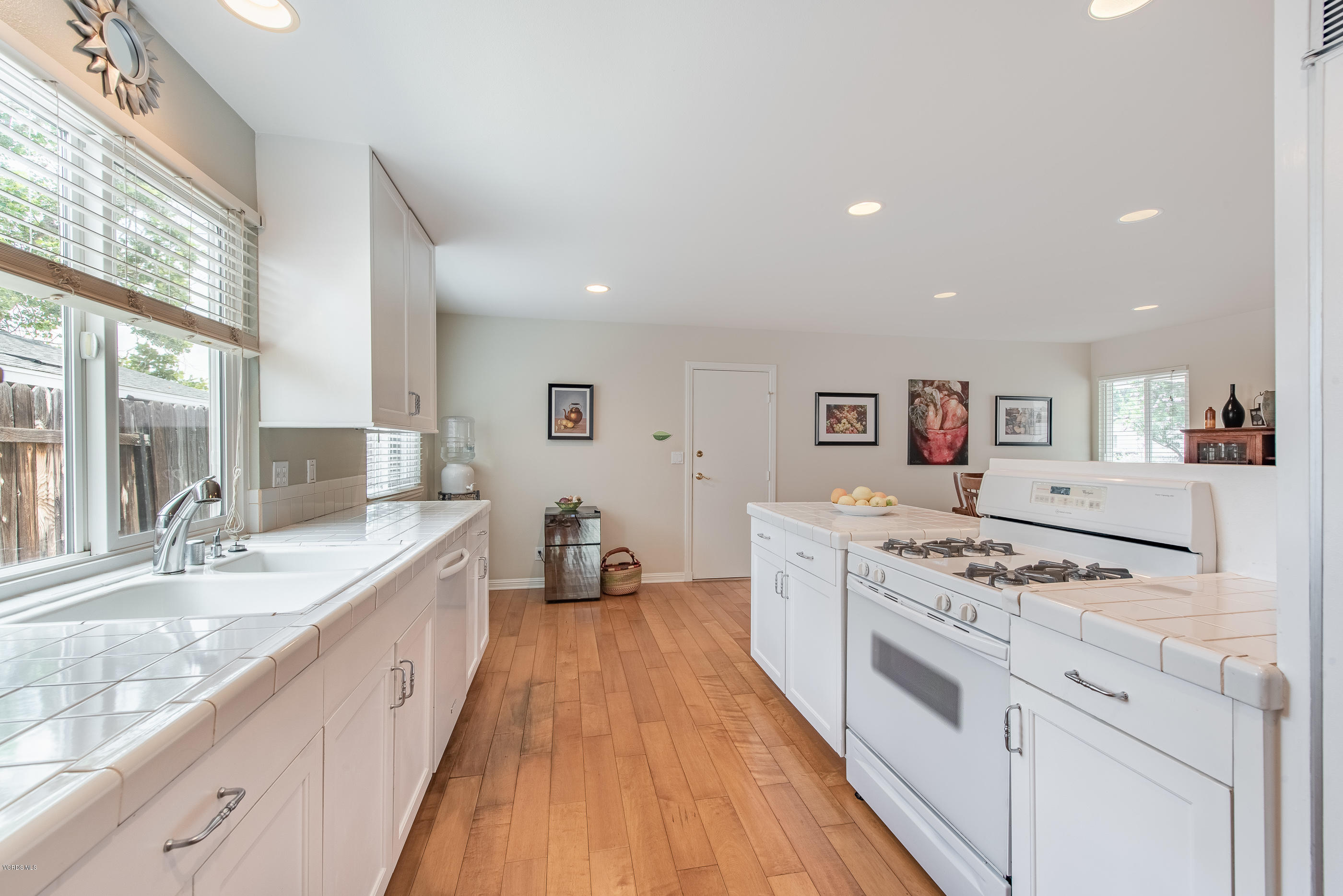 1699 Elberta Avenue Simi Valley, CA 93063 - Photo 10 of 43 1699 Elberta Ave Simi Valley-4-6