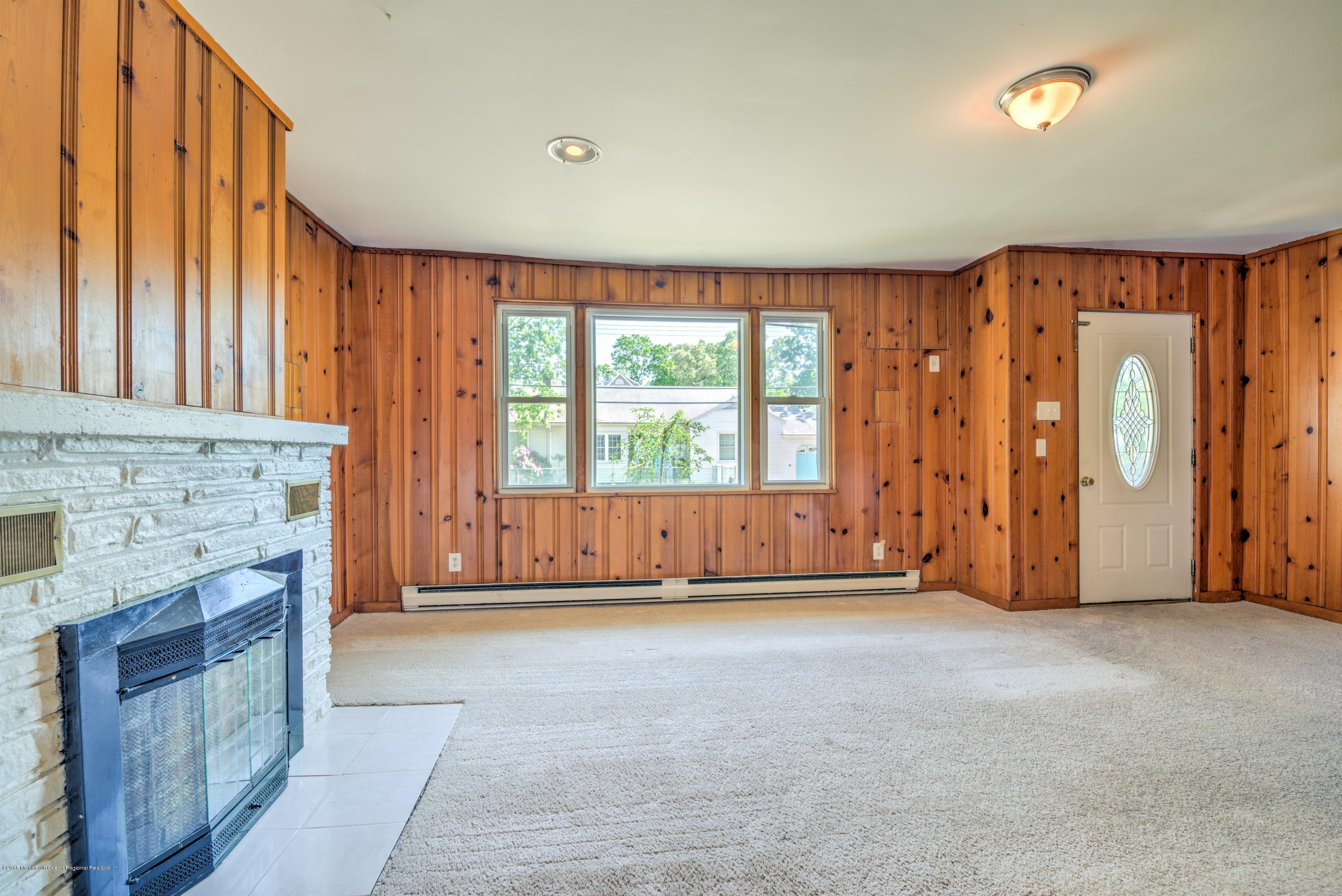 14 Bash Road Toms River, NJ 08753 - Photo 3 of 34 006_LIVING ROOM
