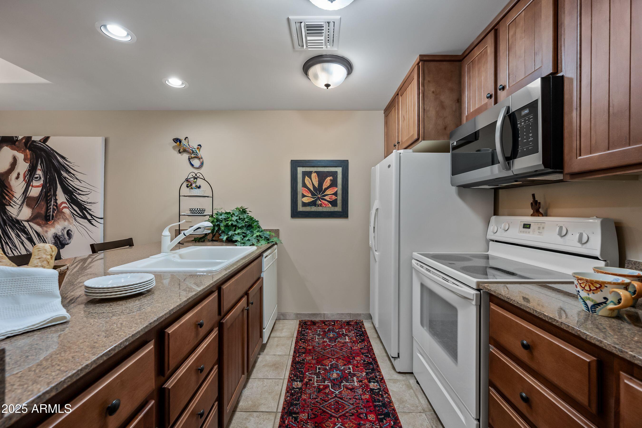 36601 North Mule Train Road, Unit 40A Carefree, AZ 85377 - Photo 11 of 50 Kitchen