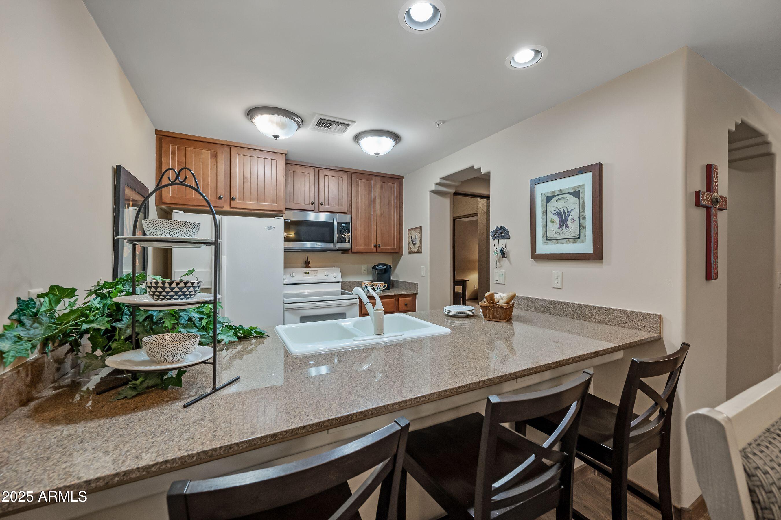36601 North Mule Train Road, Unit 40A Carefree, AZ 85377 - Photo 6 of 50 Kitchen