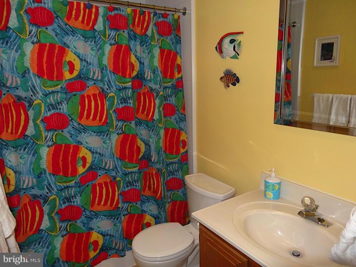 9205 Ramblebrook Road Baltimore, MD 21236 - Photo 17 of 26 Bath