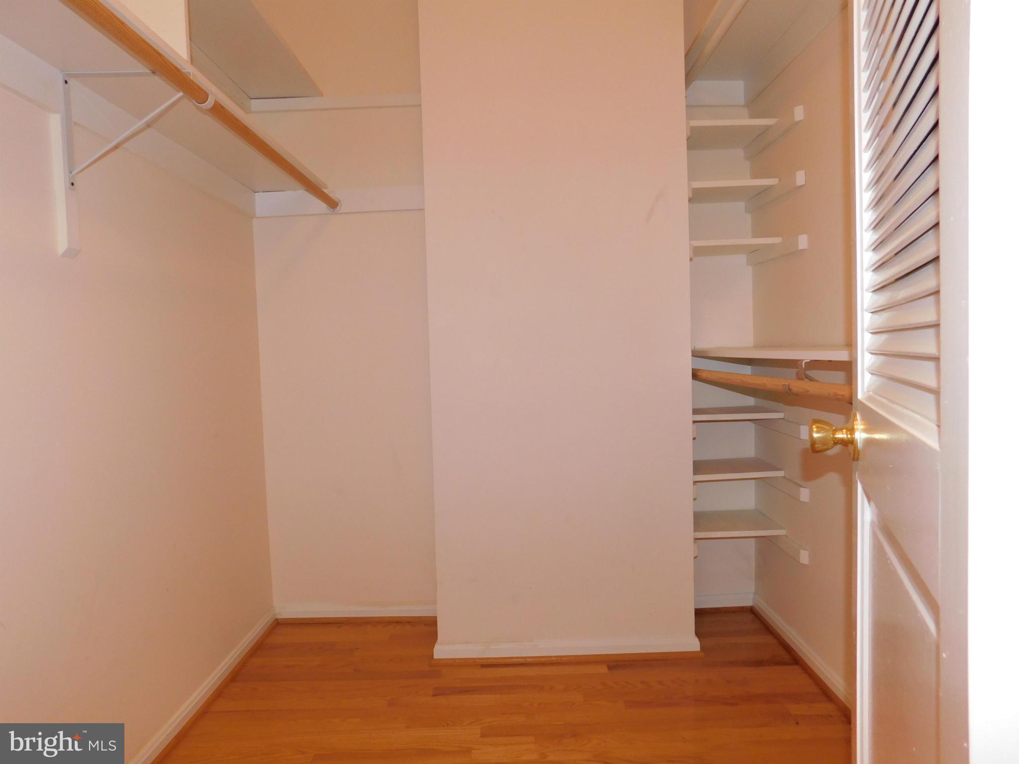 10321 Bells Mill Terrace Potomac, MD 20854 - Photo 14 of 30 Interior (General)