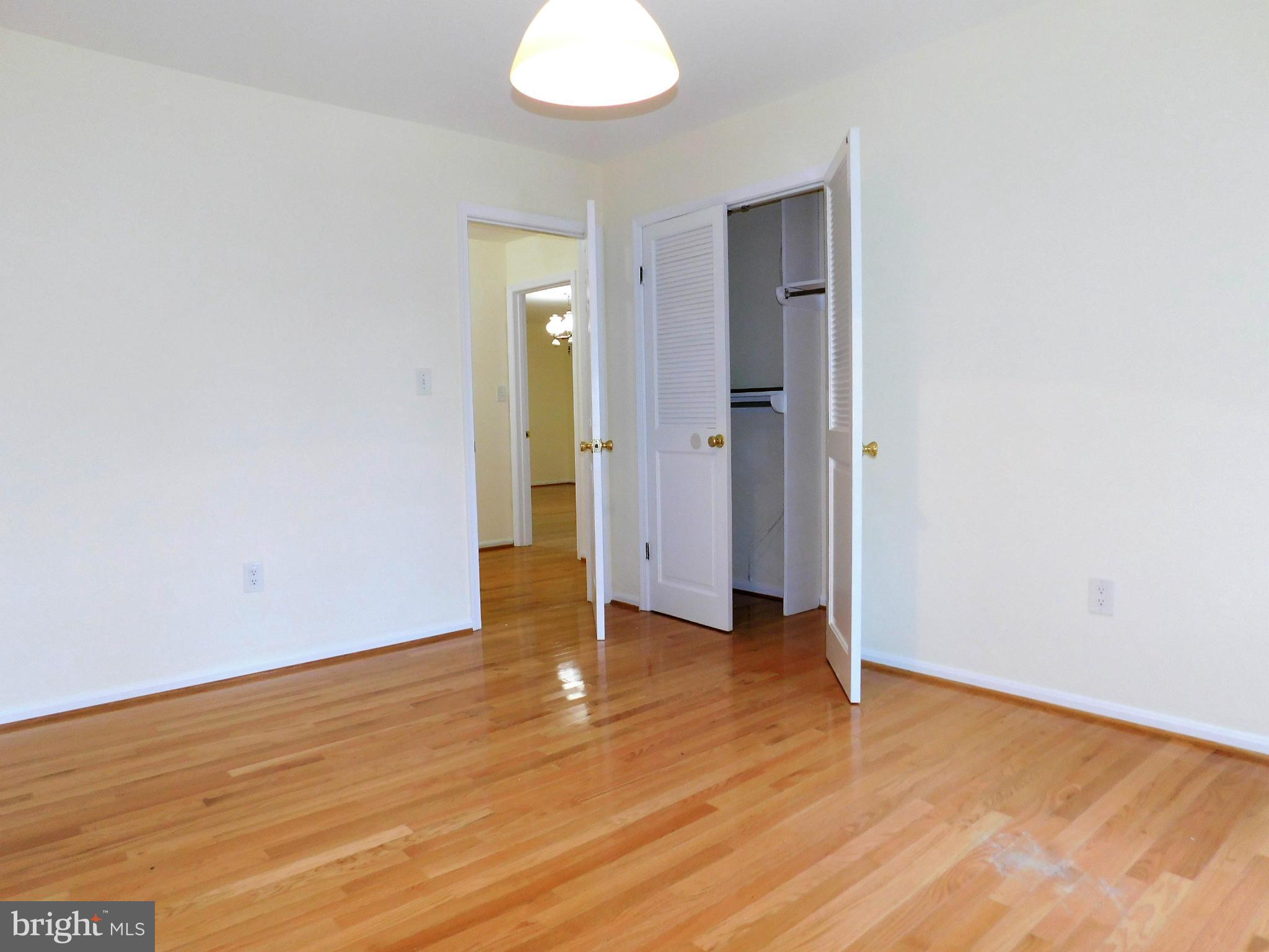 10321 Bells Mill Terrace Potomac, MD 20854 - Photo 17 of 30 Interior (General)