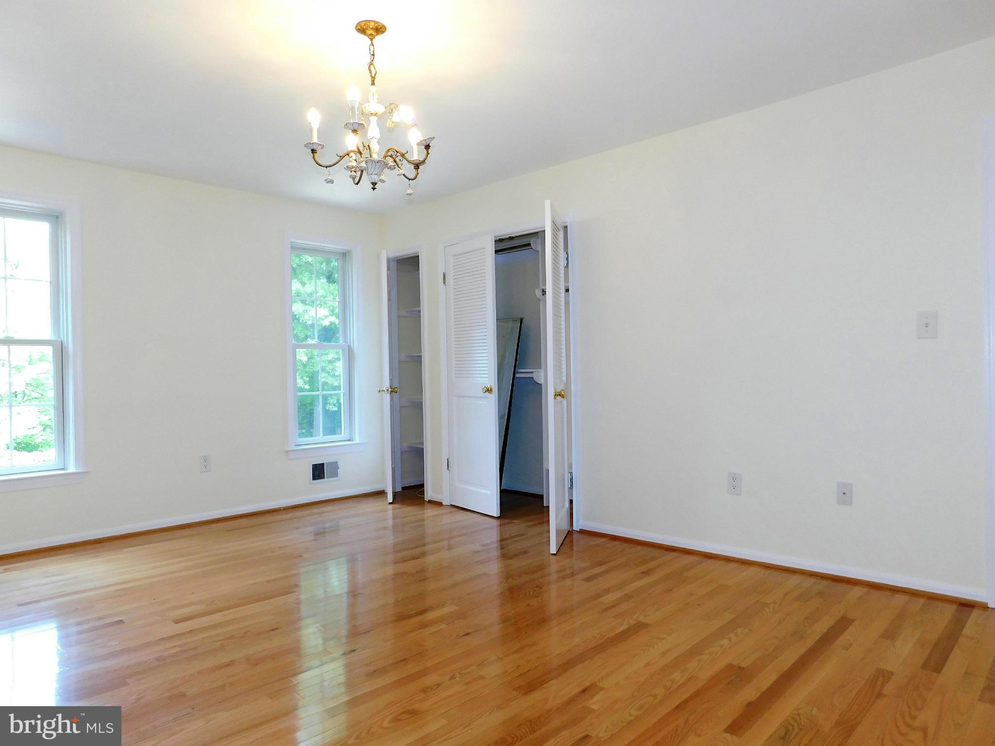 10321 Bells Mill Terrace Potomac, MD 20854 - Photo 18 of 30 Interior (General)
