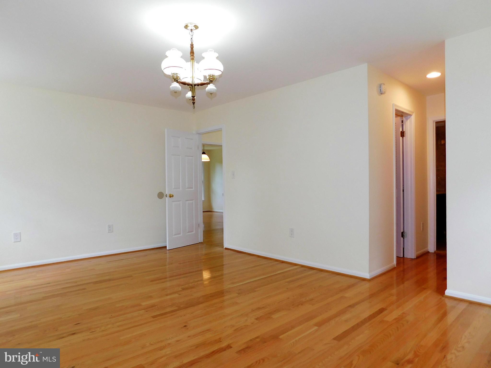 10321 Bells Mill Terrace Potomac, MD 20854 - Photo 26 of 30 Interior (General)