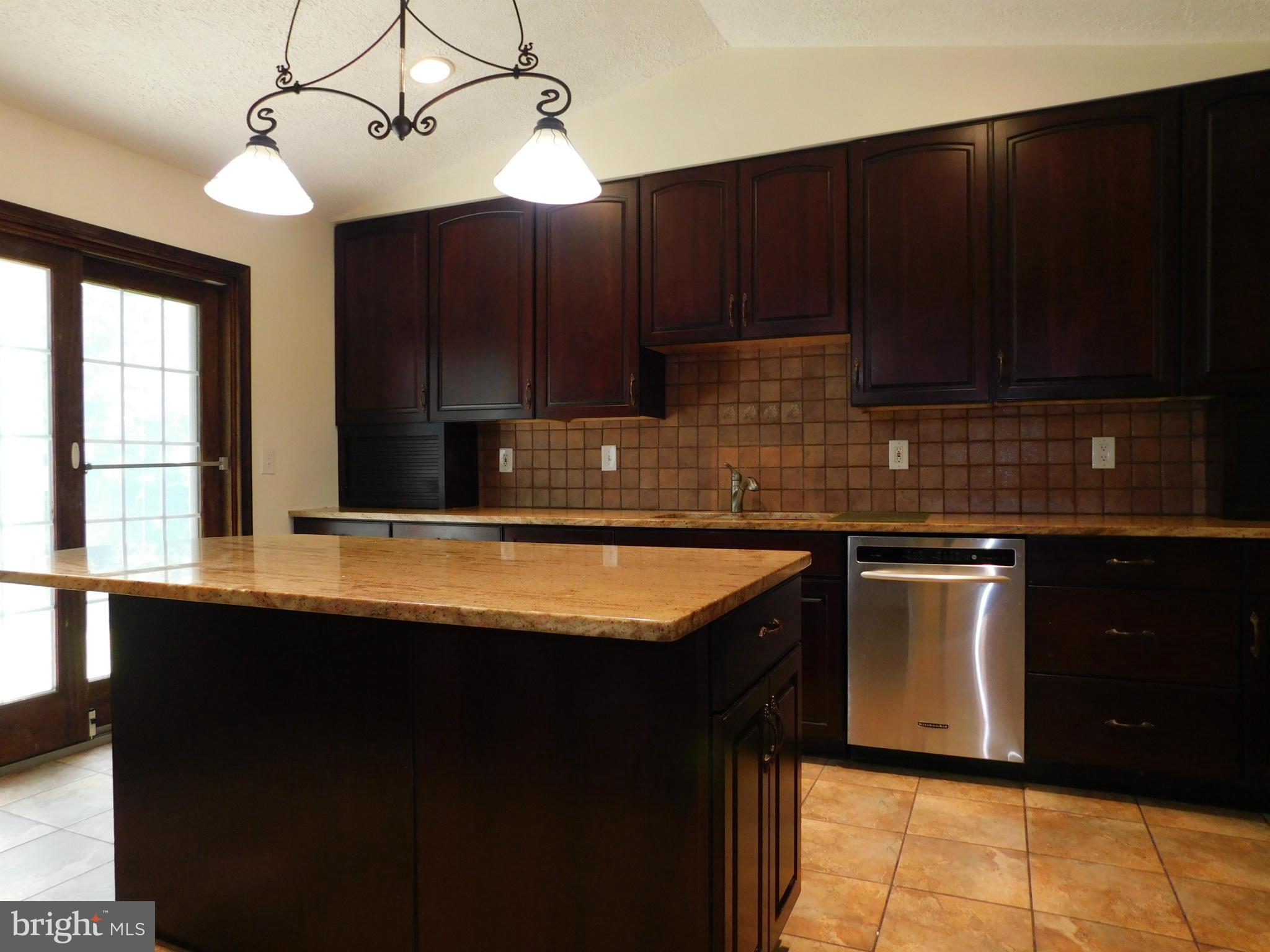 10321 Bells Mill Terrace Potomac, MD 20854 - Photo 5 of 30 Interior (General)