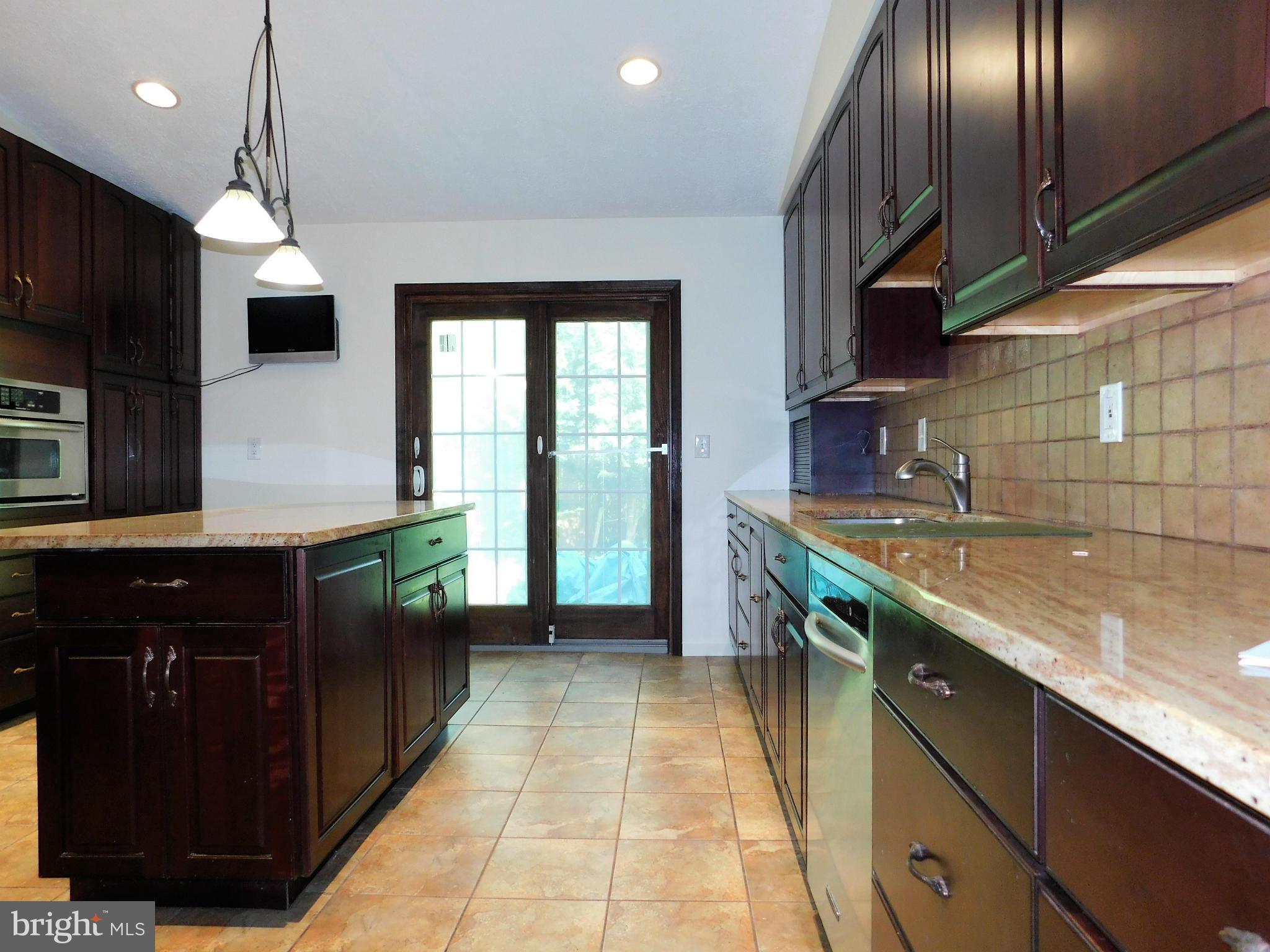 10321 Bells Mill Terrace Potomac, MD 20854 - Photo 6 of 30 Interior (General)