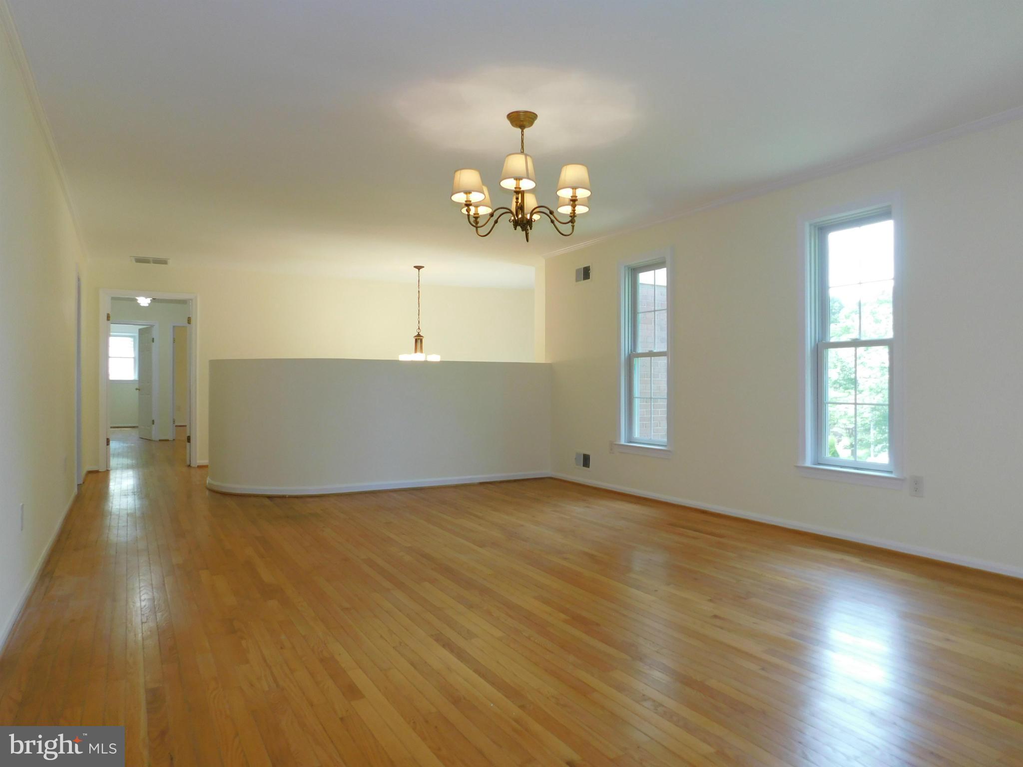 10321 Bells Mill Terrace Potomac, MD 20854 - Photo 7 of 30 Interior (General)
