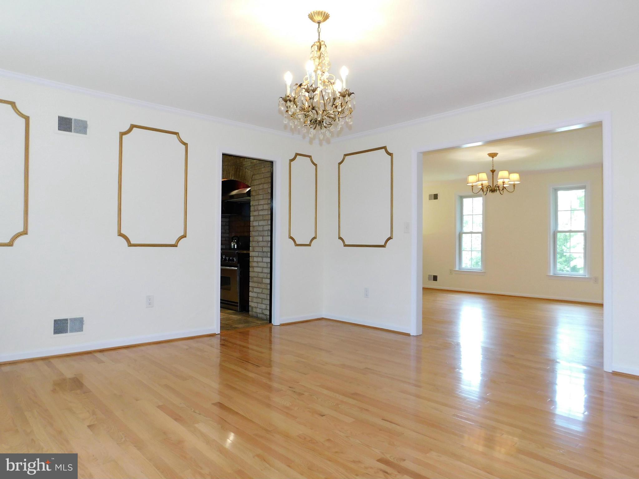 10321 Bells Mill Terrace Potomac, MD 20854 - Photo 9 of 30 Interior (General)