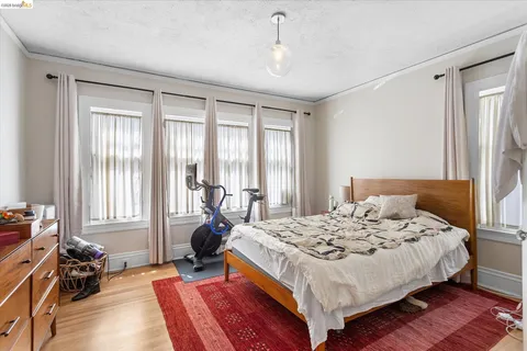 $1,495,000 | 647 Beacon Street, Oakland, CA 94610