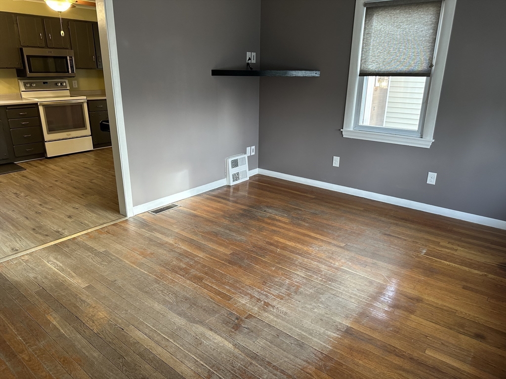 124 Cooper Road Northbridge, MA 01534 - Photo 7 of 25