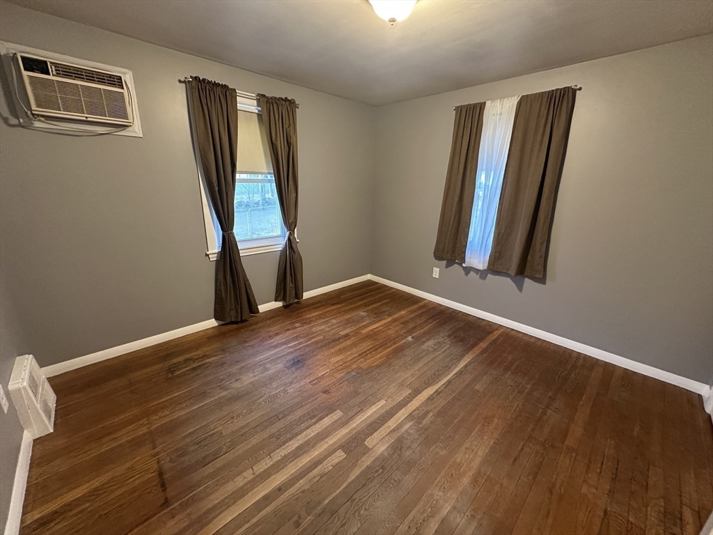 124 Cooper Road Northbridge, MA 01534 - Photo 10 of 25