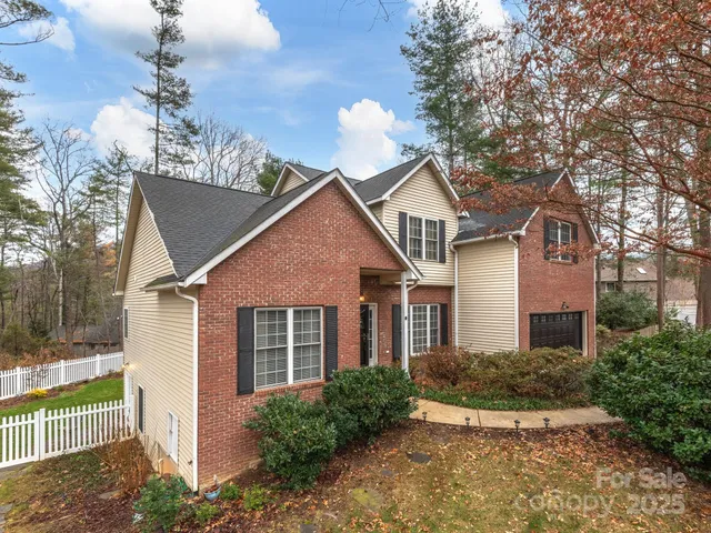 $775,000 | 34 Wyntree Drive, Asheville, NC 28803