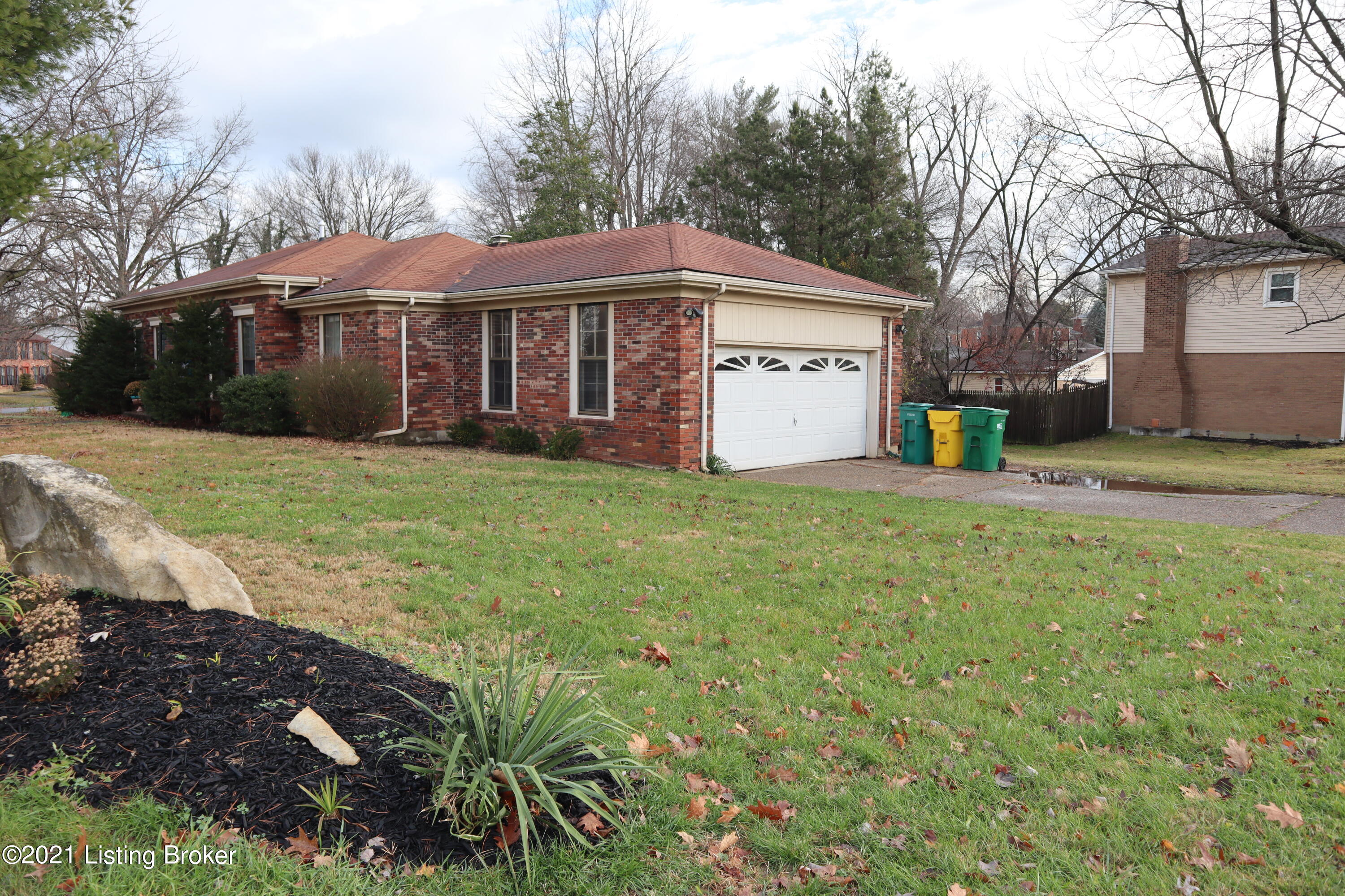 3011 Winterhaven Road Louisville, KY 40220 - Photo 3 of 33 IMG_2694