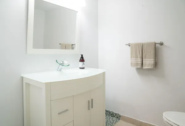 $5,000 | 1800 South Ocean Boulevard, Unit 908, Lauderdale-by-the-Sea, FL 33062