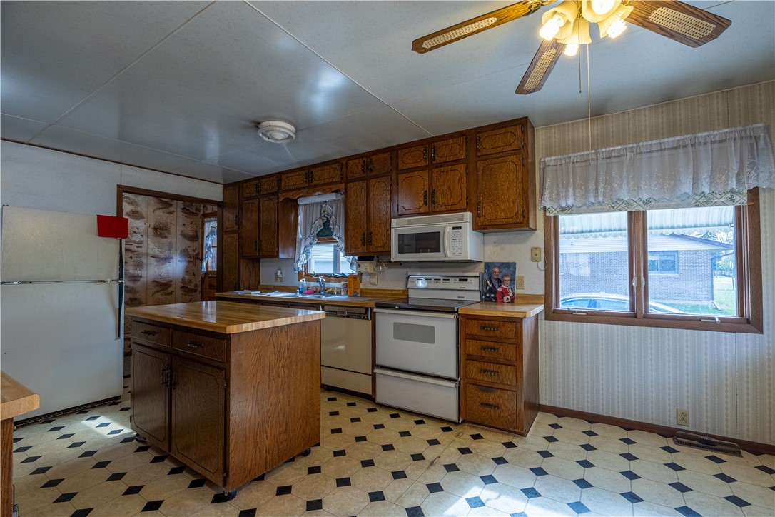 809 East 6th Street South Ladysmith, WI 54848 - Photo 8 of 24