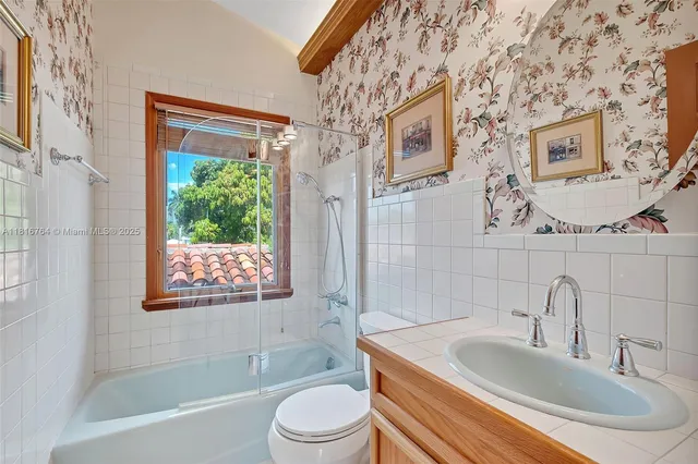 $3,000,000 | 325 Bontona Avenue, Fort Lauderdale, FL 33301