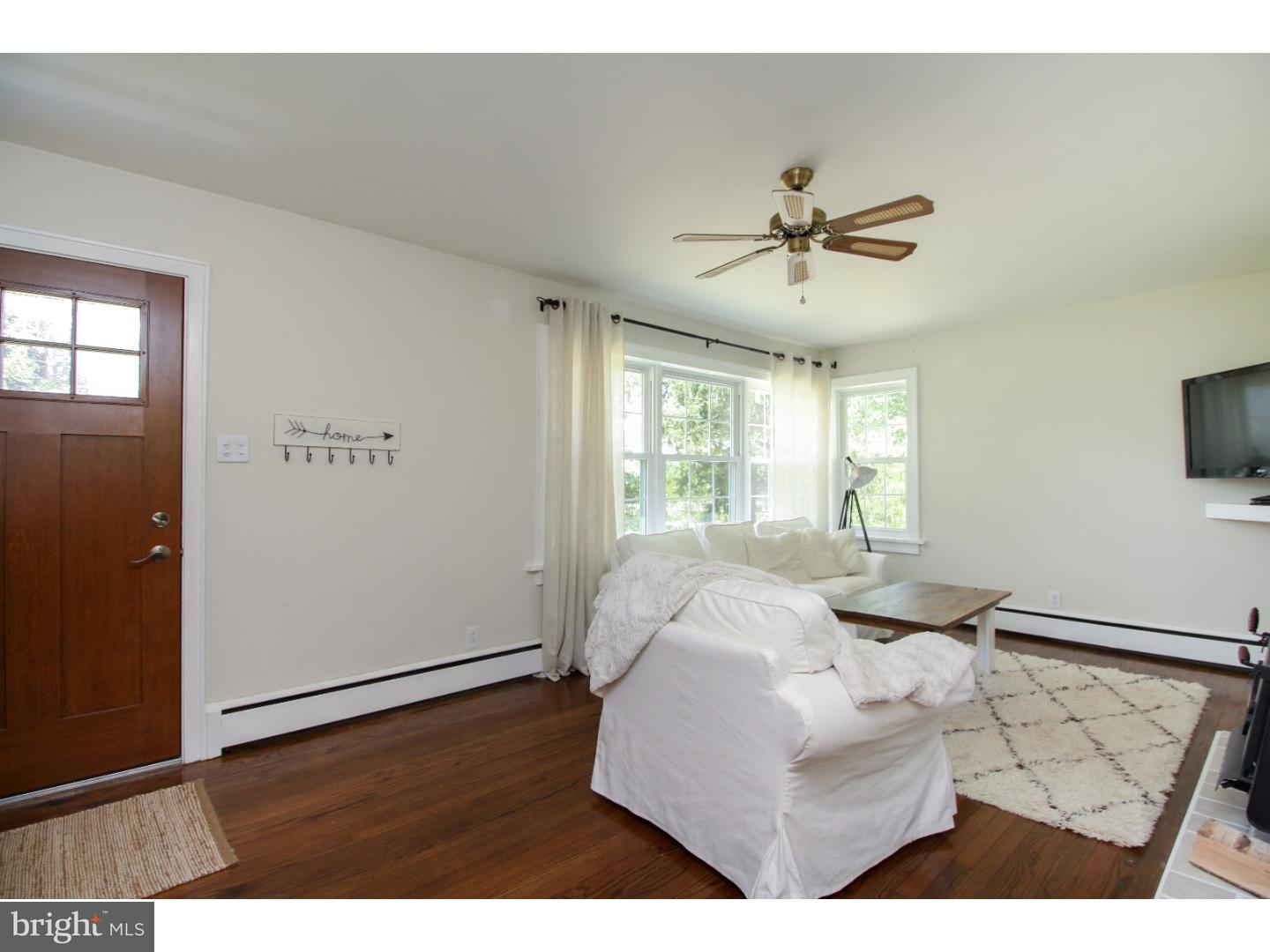 451 Centerton Road Bridgeton, NJ 08302 - Photo 3 of 25 Living Room