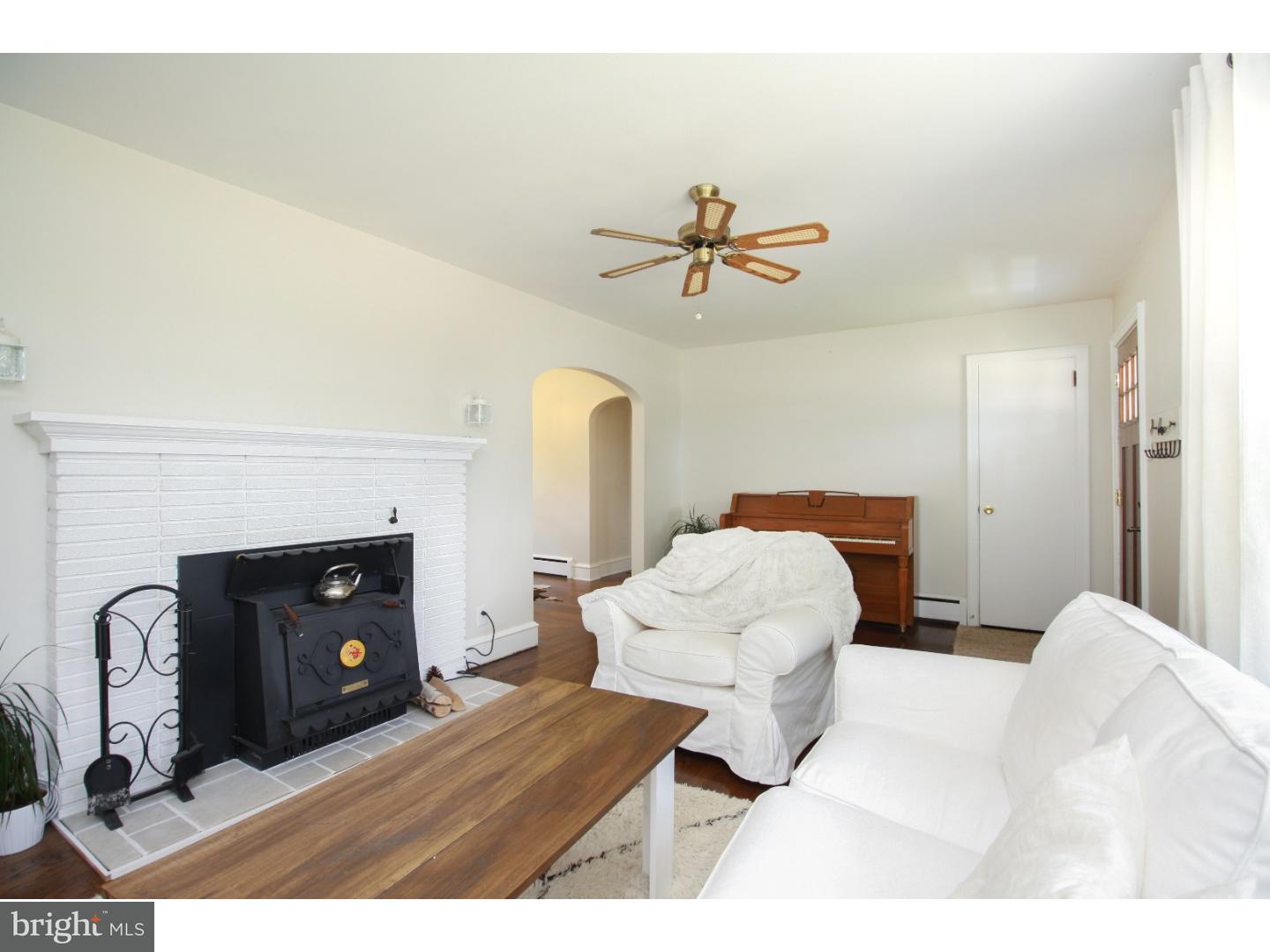 451 Centerton Road Bridgeton, NJ 08302 - Photo 4 of 25 Living Room